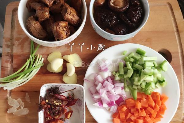 排骨焖饭的做法图解2