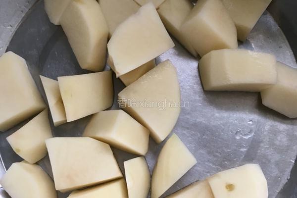 秘制酱豆角土豆的做法图解1