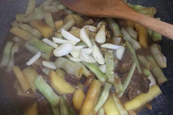 豆角土豆肉炖粉条的做法图解7
