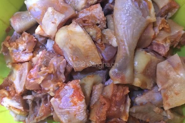 青豆辣炒鸡的做法图解1