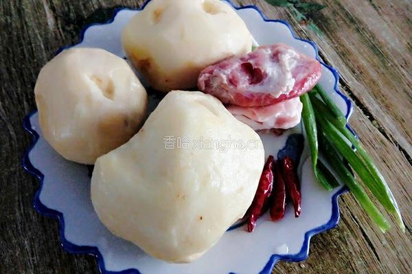 土豆丝炒肉的做法图解1