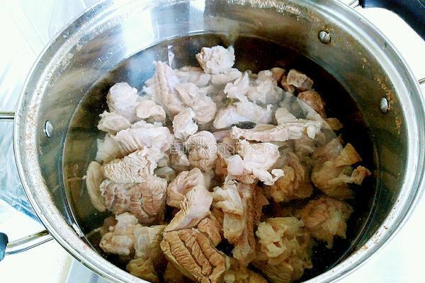 香辣牛肉面#年夜饭的做法图解2
