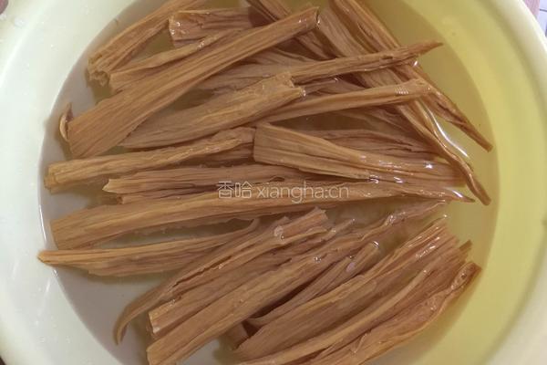 炝炒腐竹的做法图解2