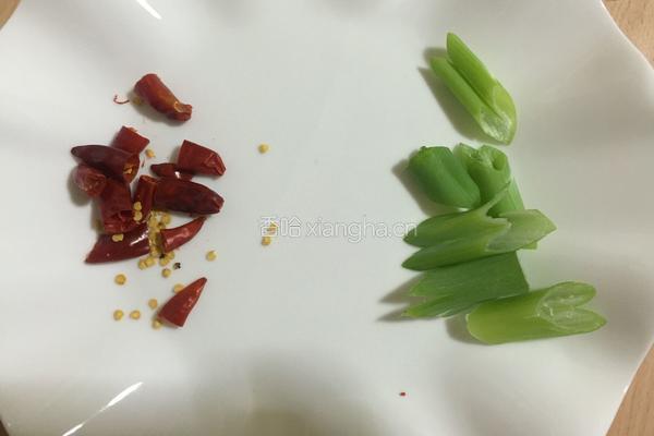 炝炒腐竹的做法图解4