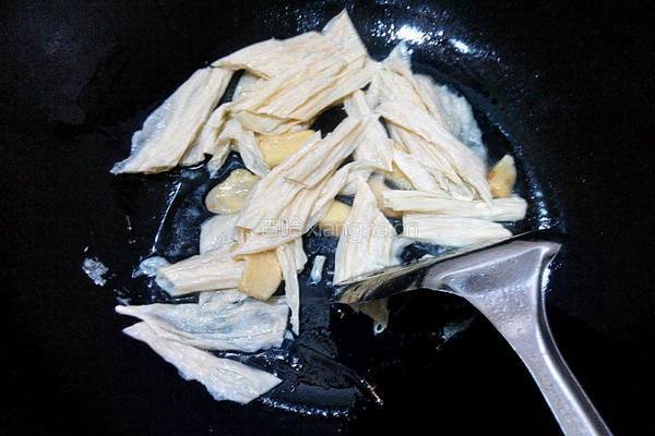 腐竹紫菜汤的做法图解3