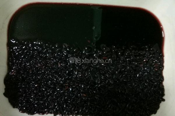黑米芝麻糊的做法图解1