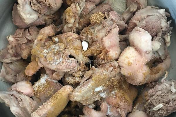红烧鹅肉的做法图解1
