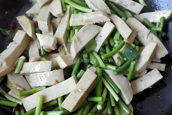 蒜苔炒素鸡的做法图解5