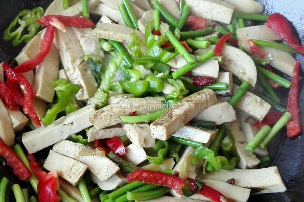 蒜苔炒素鸡的做法图解6