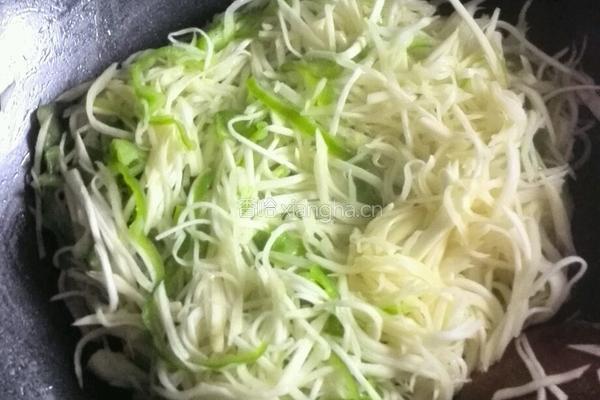 青椒炒茭白的做法图解6