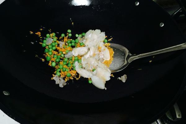 南瓜盅海鲜饭的做法图解4