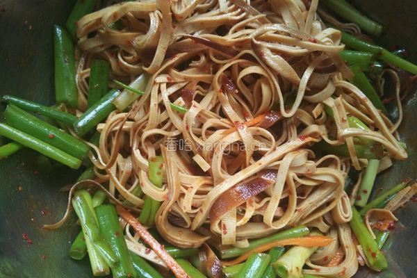 香葱拌干豆腐卷的做法图解6