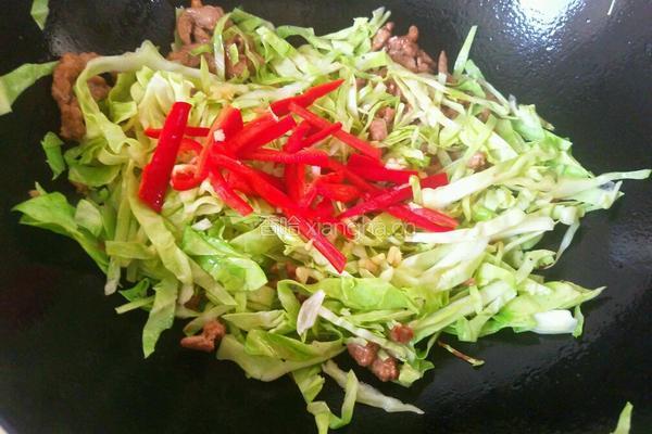 卷心菜炒牛肉的做法图解7