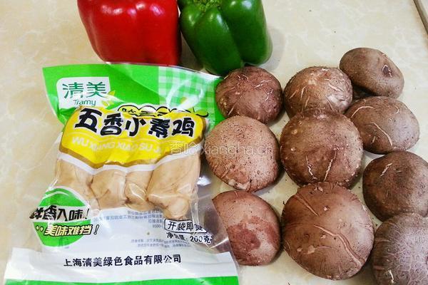 彩椒炒香菇素鸡的做法图解1