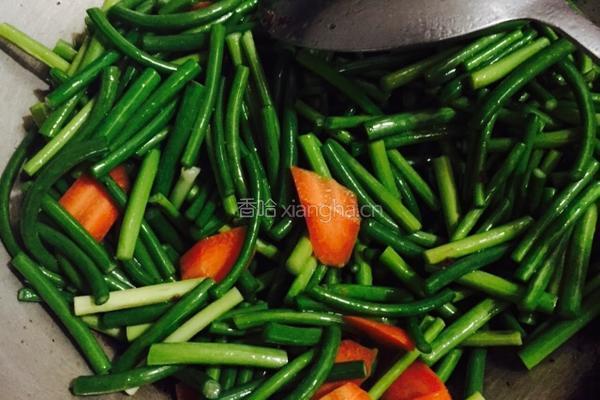 牛肉炒蒜苗的做法图解4