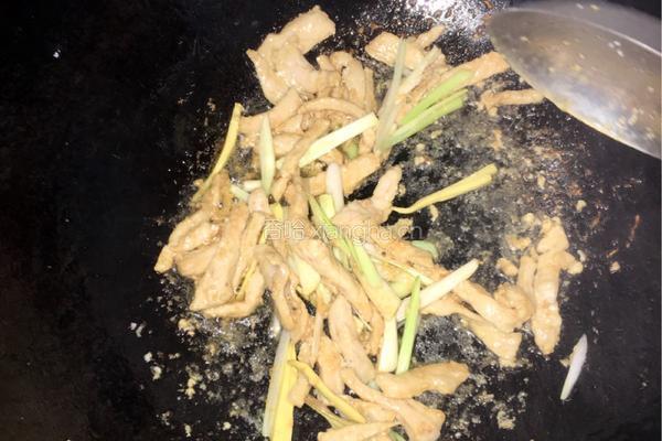 洋葱青椒炒肉丝的做法图解5