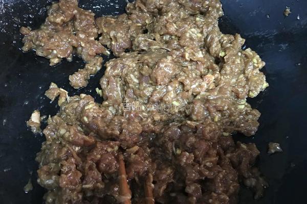 韭菜肉饺子的做法图解1