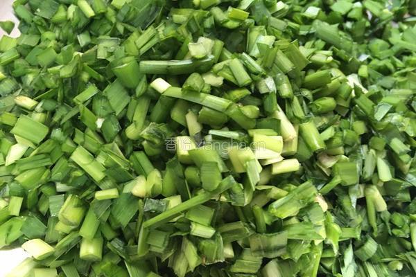 韭菜肉饺子的做法图解3