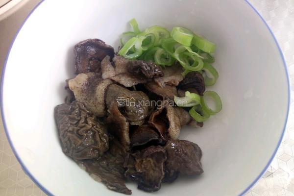 松菇鲅鱼丸的做法图解3