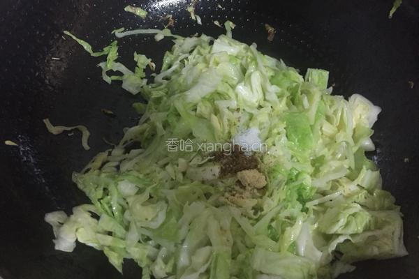 蒜末炒卷心菜的做法图解5