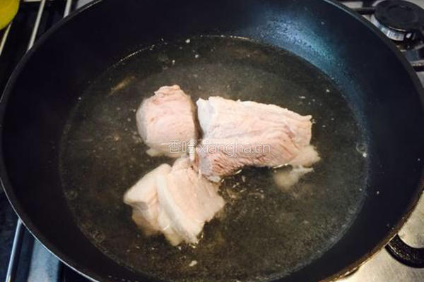 回锅肉的做法图解1