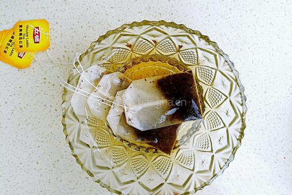 正宗港式冰奶茶的做法图解2