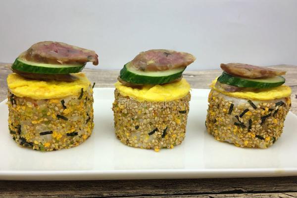 玉子香肠饭团