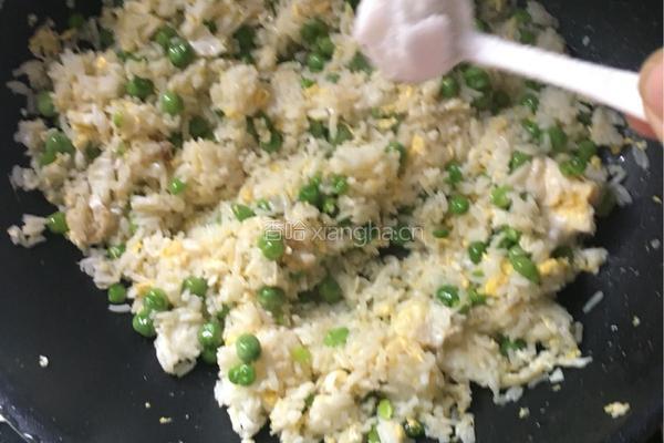 豌豆蛋炒饭的做法图解7