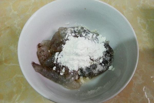 腰果炒虾仁的做法图解2