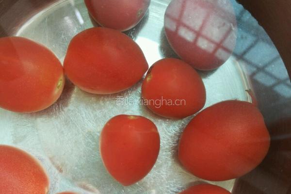 圣女果郁金香的做法图解1