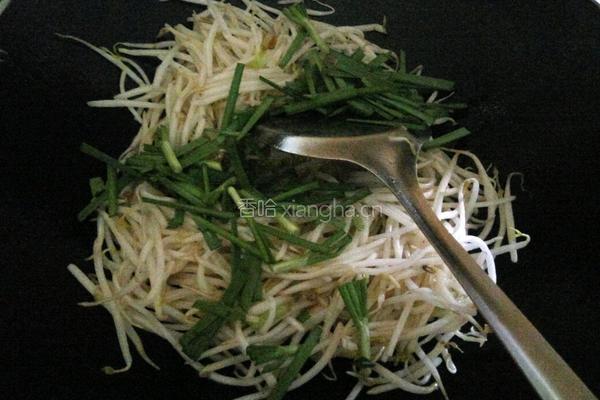 清炒绿豆芽韭菜的做法图解4