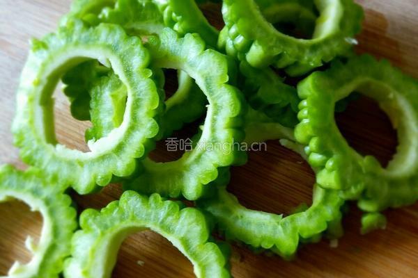蜜汁苦瓜的做法图解3