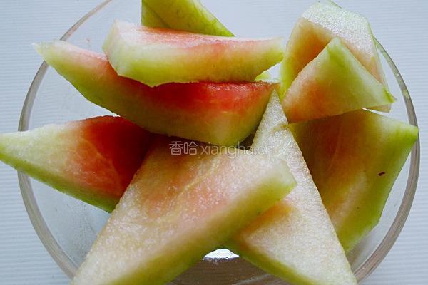 虾米炒瓜皮的做法图解2