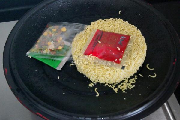 蛋花汤泡面的做法图解6