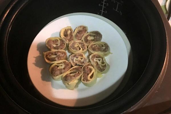 肉末鸡蛋卷的做法图解9