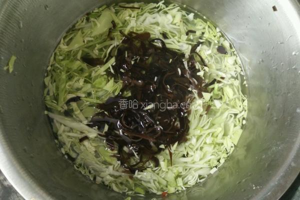 爽口卷心菜三丝的做法图解6
