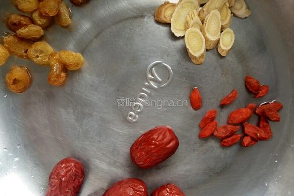 龙眼红枣茶的做法图解1