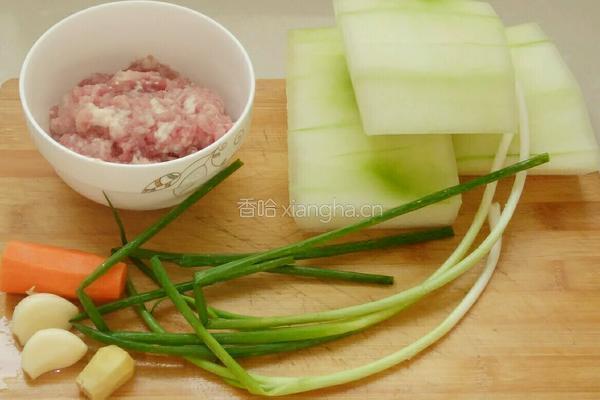 肉圆子蒸冬瓜的做法图解1