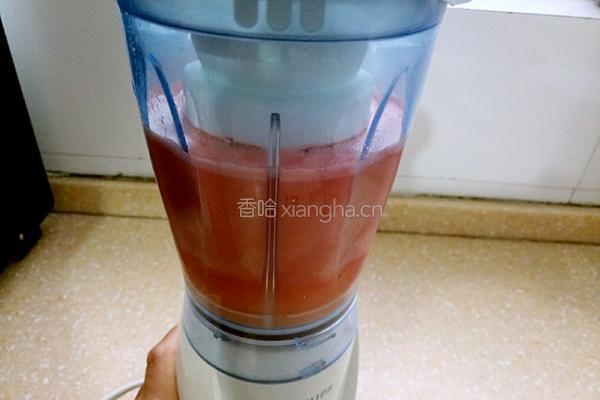 西瓜果汁的做法图解4