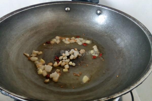 毛豆肉丁的做法图解2