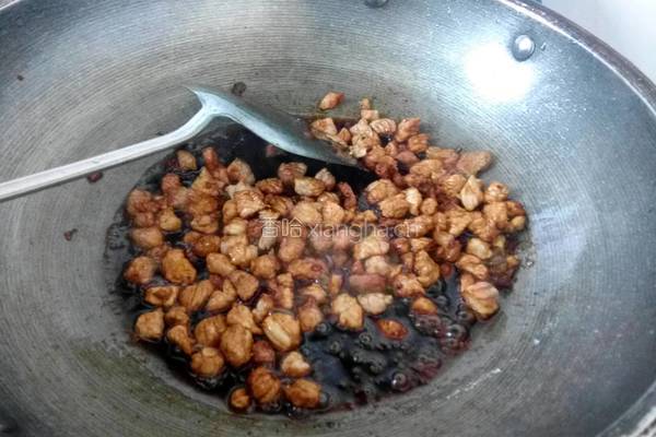 毛豆肉丁的做法图解3