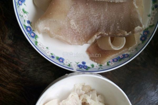 自制美味猪皮冻的做法图解5