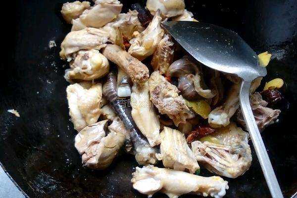 毛豆烧仔鸡的做法图解3