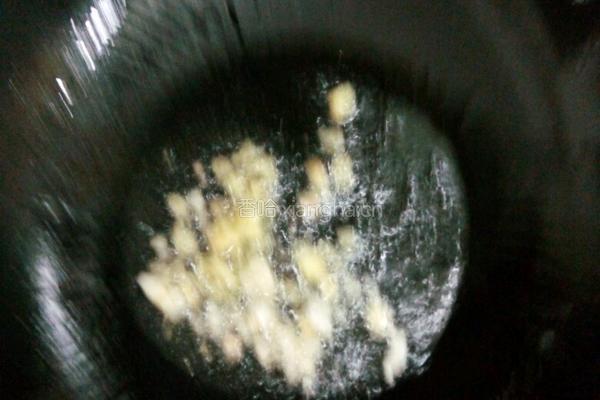 绿豆芽炒韭菜的做法图解2