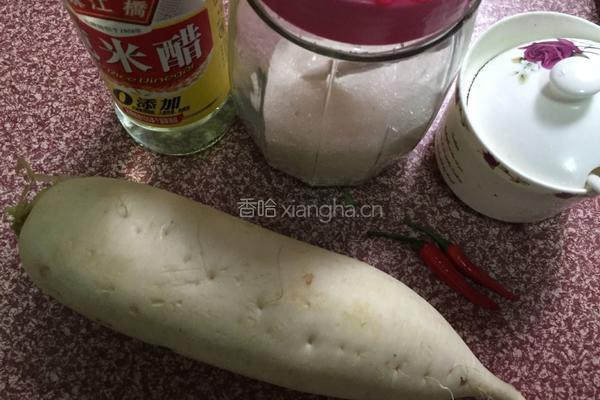 酸辣白萝卜的做法图解1