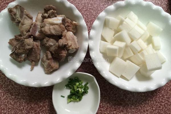 排骨炖白萝卜汤的做法图解3