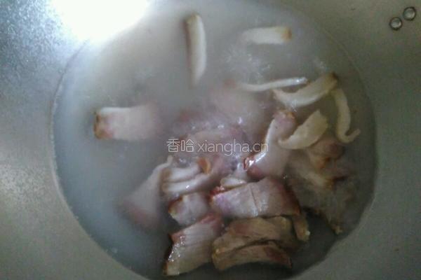 腊肉炒花菜的做法图解2