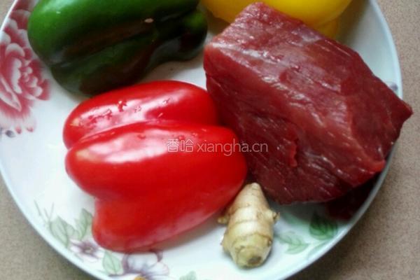 彩椒炒牛肉的做法图解1