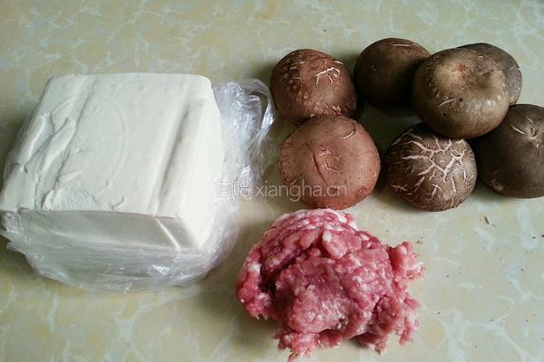 香菇肉末豆腐羹的做法图解1