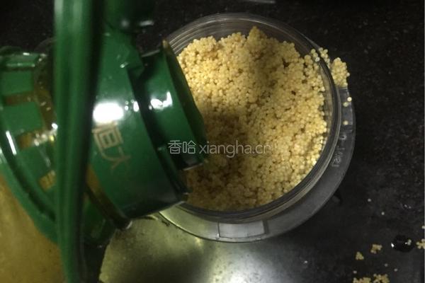 小米蛋糕的做法图解2